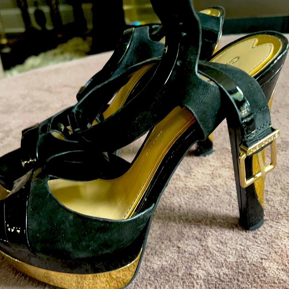Gianni Bini Amazing Pumps